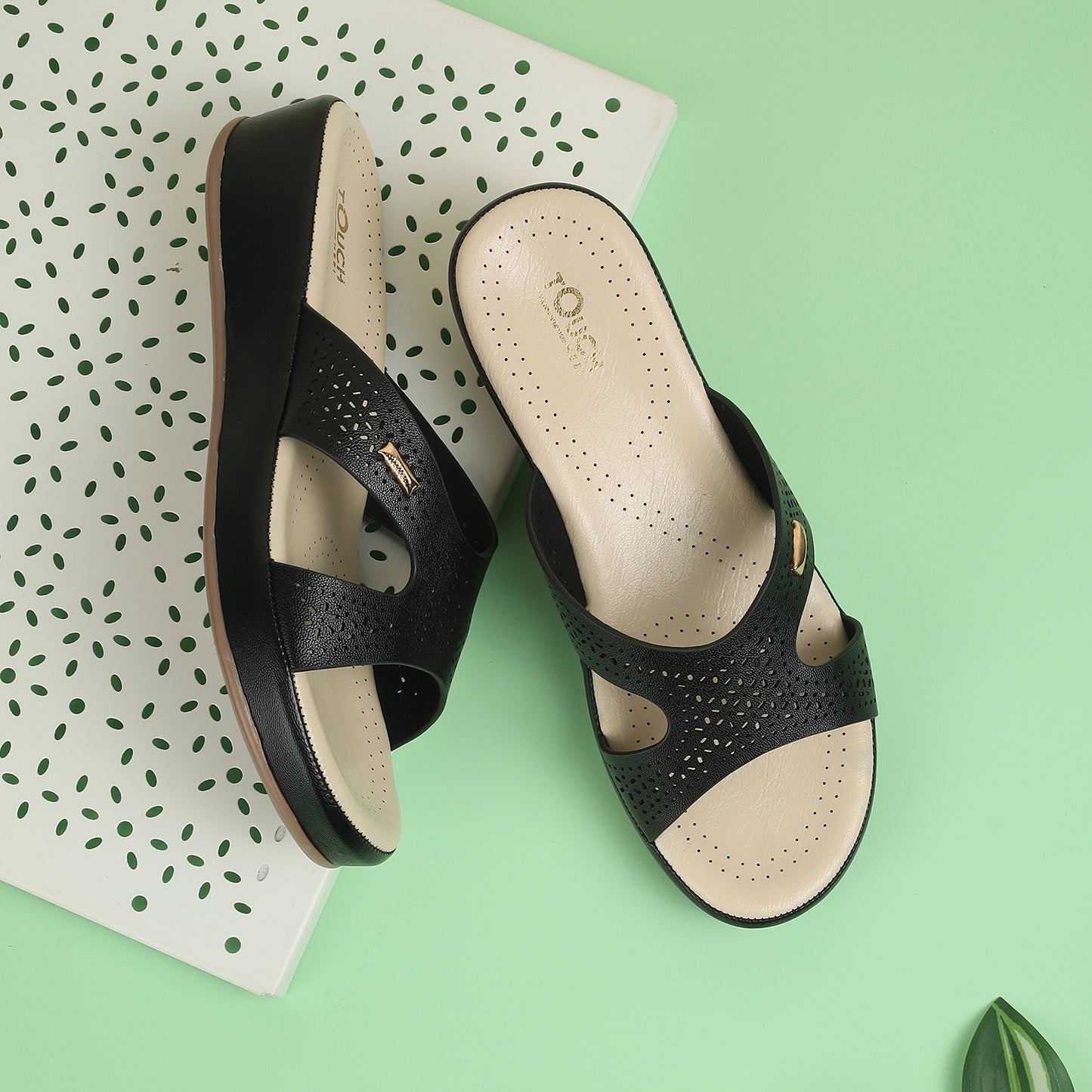 TOUCH HEEL: Best Women's Flat Sandals